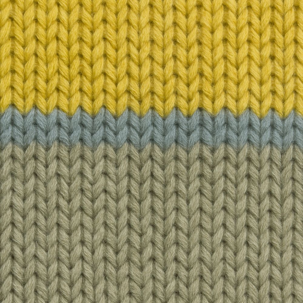 Knitted sweater with contrasting shoulder design