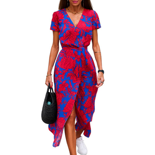 Sleeveless maxi dress with round neck and all-over pattern