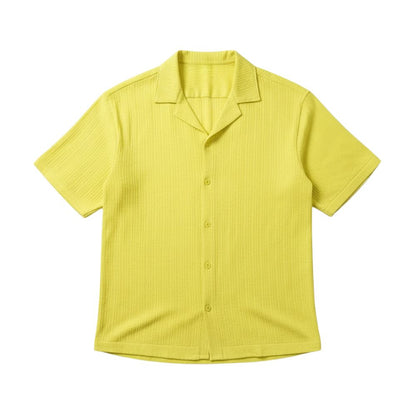 Men's short-sleeved shirt with a lapel collar and a textured surface