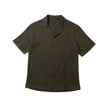 Men's short-sleeved shirt with a lapel collar and a textured surface