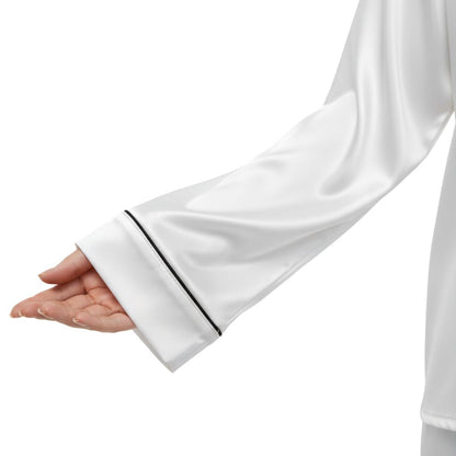 Comfortable satin pajama set for women