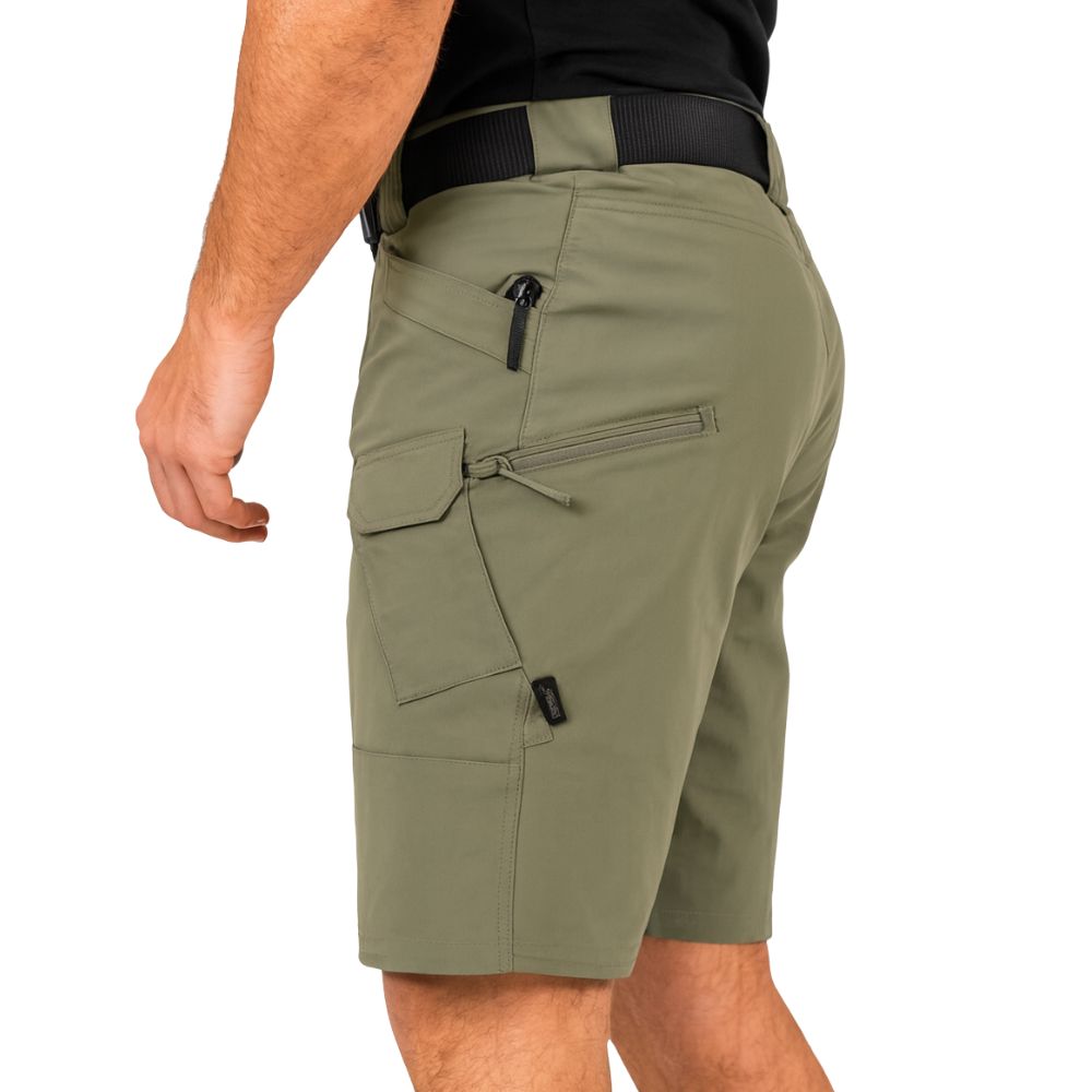 Cargo shorts with multiple pockets and belt