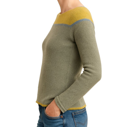 Knitted sweater with contrasting shoulder design