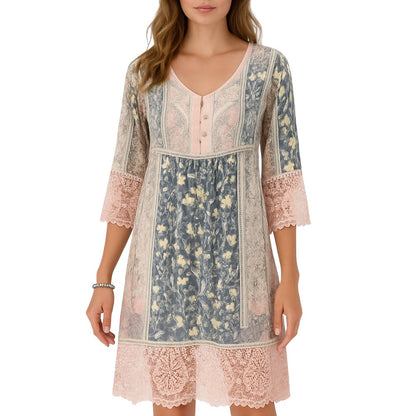 Stylish dress with lace decoration