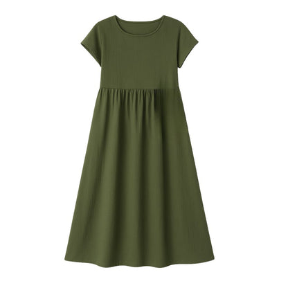 Elegant long dress with short sleeves and a loose fit