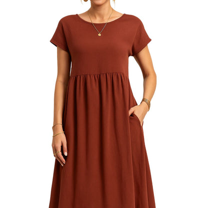 Elegant long dress with short sleeves and a loose fit