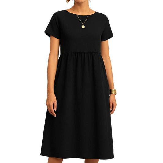 Elegant long dress with short sleeves and a loose fit