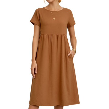 Elegant long dress with short sleeves and a loose fit